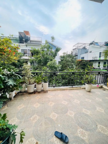 +Bán nhà Ngọc Thụy long biên 67m nhaf cấp 4 giá 5.7 tỷ
