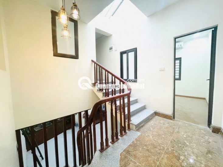 RẺ NHẤT THÁI THỊNH ĐỐNG ĐA 7.8 TỶ 51M NGÕ NÔNG VÀI BƯỚC RA MP THÁI THỊNH, CHỈ VIỆC XÁCH VALI VỀ Ở