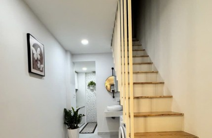 Bán nhà Pn p1 phan đình phùng, hẻm xe hơi, 25 m2 1 trệt 1 lầu, sổ tại nhà giá 4,95 tỉ