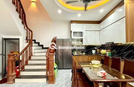 Chính chủ cần bán gấp nhà Hoàng Văn Thái 50m giá 13 tỷ khu phân lô quân đội , ô tô tránh
