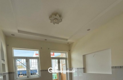 Cần bán nhà Vĩnh Hòa giá 3ty980 đường ô tô tránh nhau cách biển 700m