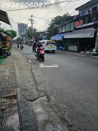 CĂN HỘ DỊCH VỤ NGAY MẶT TIỀN ĐƯỜNG BÙI VĂN BA TRUNG TÂM QUẬN 7 NGANG 6mx DÀI 25m HIỆN TẠI THU 35 tr/ tháng Giá : 18.5 tỷ