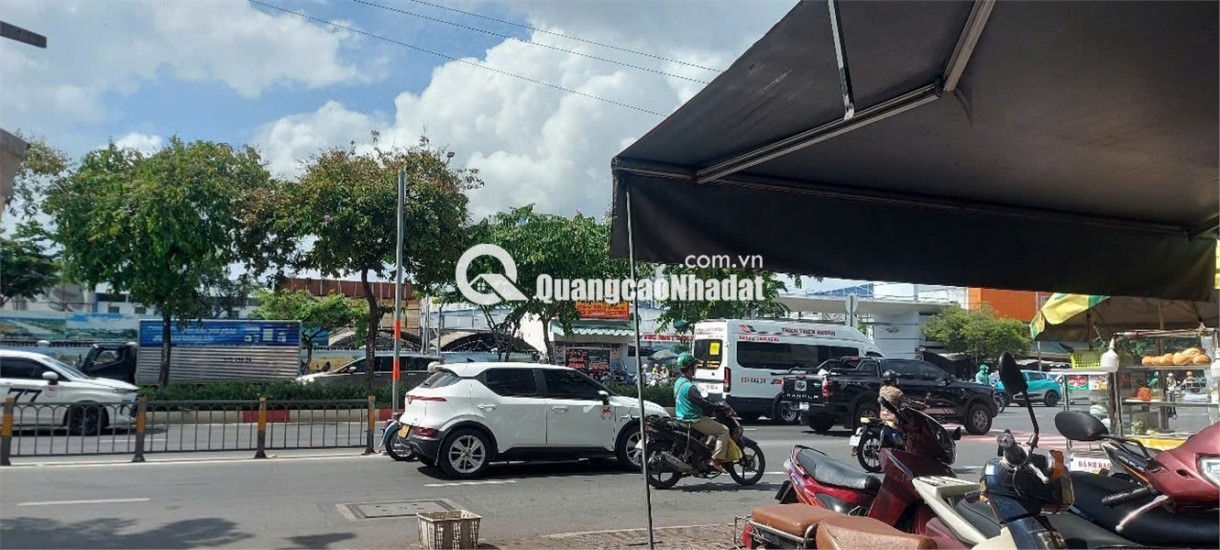 CHUYỂN NHƯỢNG NHÀ 4 TẦNG MỚI – FULL NỘI THẤT – Ở NGAY – HẺM XE HƠI