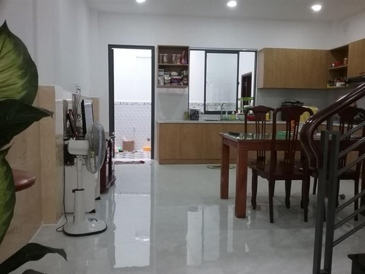 BAN NHÀ NỞ HẬU ĐẸP, NỘI THẤT CAO CẤP.GẦN NGÃ 4 QUANG  TRUNG THỐNG NHẤT GÒ VẤP. 7tỷ8