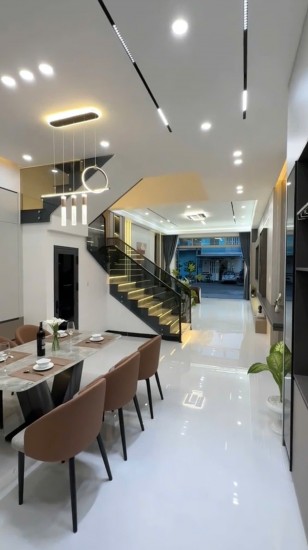 CẦN BÁN GẤP NHÀ PHỐ 3 TẦNG NGAY TRUNG TÂM TP THỦ DẦU MỘT BÌNH DƯƠNG