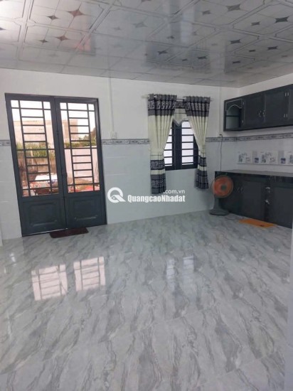 Bán nhà cấp 4 đẹp 252m2, 3PN, 1WC, mặt tiền rộng tại Tân Thông Hội