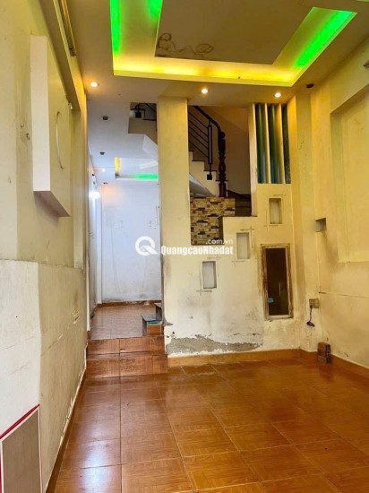 BÁN NHÀ HẺM XE HƠI THÔNG DTCN 40M2 4 TẦNG BTCT NHỈNH 5TỶ

 - Kết cấu: Trệt 3 lầu, gồm 4PN, 3wc, 2 sân thượng trước sau. Sàn BTCT

 - Hẻm xe hơi