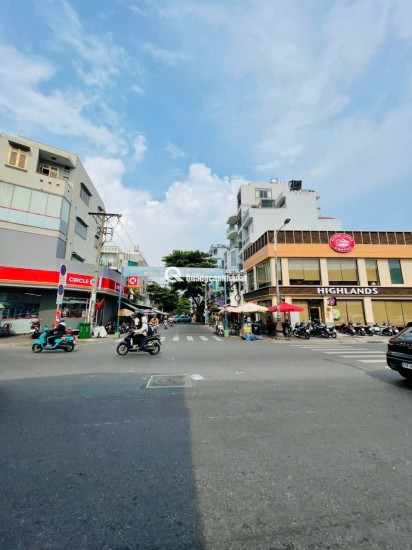 NHÀ LÔ GÓC SIÊU ĐẸP DƯƠNG BÁ TRẠC – KHÔNG QUY HOẠCH – XE HƠI TỚI CỬA – CHỈ HƠN 6 TỶ
