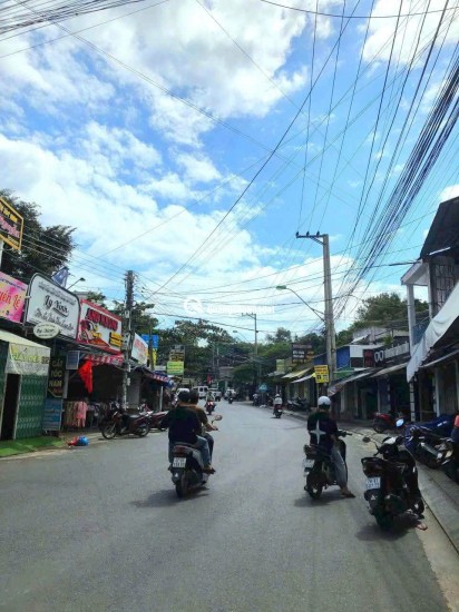 Bán đất tặng nhà 3 tầng mặt tiền đường Nguyễn Đình Chiểu, Vĩnh Phước, Nha Trang.
 Diện tích: 281m2, ngang 7m dài 40m. Hướng Tây Nam
Giá bán: 26.5