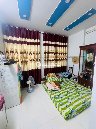 BÁN NHÀ ĐẸP 1/ - TRẦN ĐẠI NGHĨA - 42M2 (4X10.5M) - 3 TẦNG - 3PN - HẺM 3M - 4 TỶ.