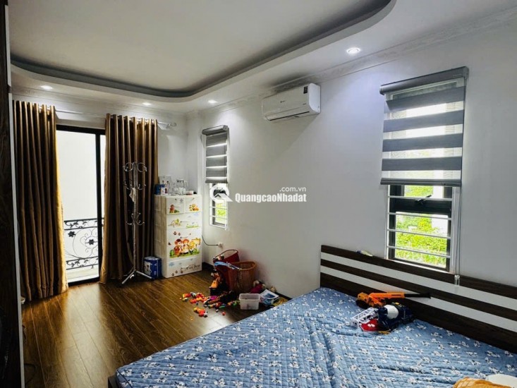 Phương Canh - Lô góc cực đẹp, ngõ trước nhà rộng thoáng - cách ô tô vài bước chân - đi bộ ra mặt phố chưa đầy 3 phút.