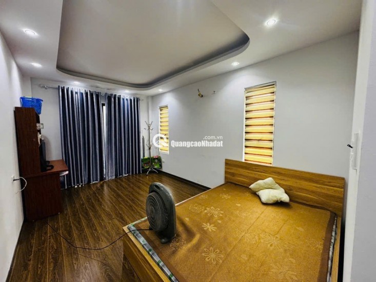 Phương Canh - Lô góc cực đẹp, ngõ trước nhà rộng thoáng - cách ô tô vài bước chân - đi bộ ra mặt phố chưa đầy 3 phút.