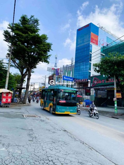 CHỦ GIẢM 800 TRIỆU BÁN GẤP NHÀ 2 MẶT TIỀN, 182M² THỔ, NỞ HẬU, Ô TÔ 7C NGỦ SÂN