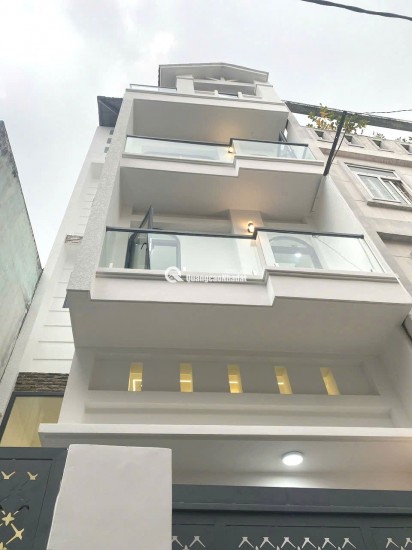 Bán nhà 4 tầng hẻm xe hơi ngay Lê Quang Định DT 42m2 Giá nhỉnh 7 tỷ