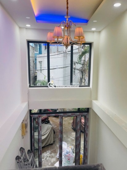 PHÚ NHUẬN – HẺM XE TẢI - 5 TẦNG - 32.7M2 - 6.5 TỶ Huỳnh văn bánh Phường 11 Quận Phú Nhuận