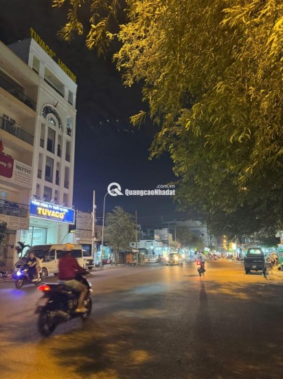 CHỦ GỬI NHÀ 3 TẦNG -HẺM 6M -NHỈNH 4 T.Ỷ