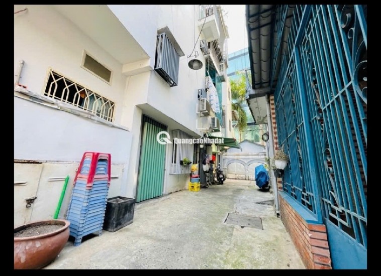 Bán nhà mặt tiền Nguyễn Đình Chính, gần UBND Phú Nhuận, 3 tầng bê tông, 30 m2, tiện ở và cho thuê. Giá nhỉnh 8 tỷ (còn thương lượng)