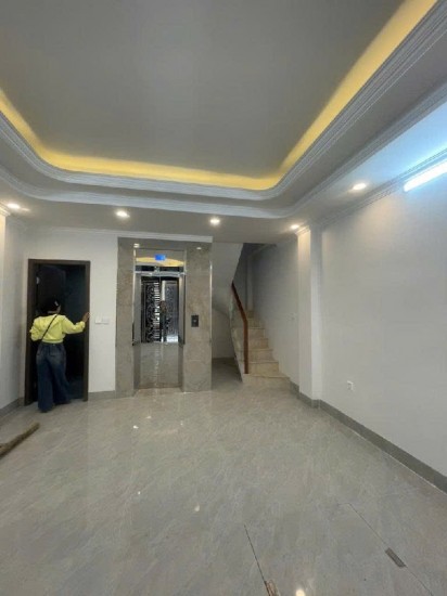 Bán nhà Xuân Đỉnh! 35m, 7 tầng, mặt tiền 4.4 thang máy chạy vù vù!