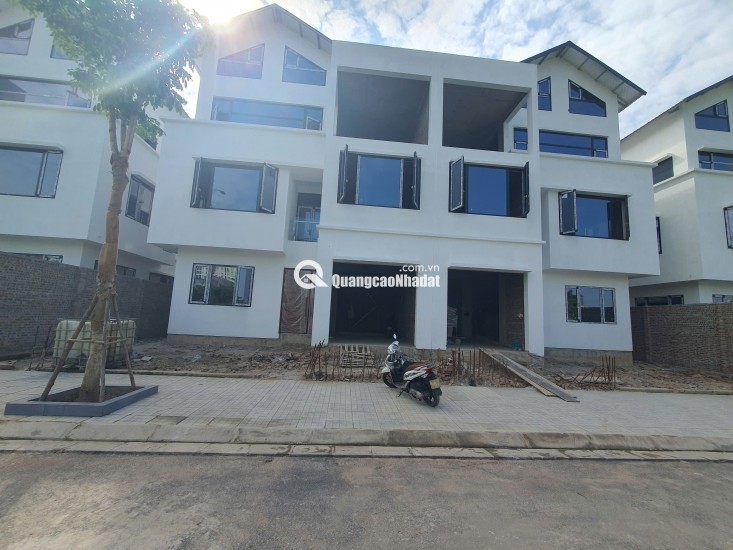 Bán biệt thự Vạn Xuân có sổ đỏ, hàng xóm Ciputra - DT 180m2 MT 12m 3 tầng 1 hầm - Giá đầu tư 38 tỷ