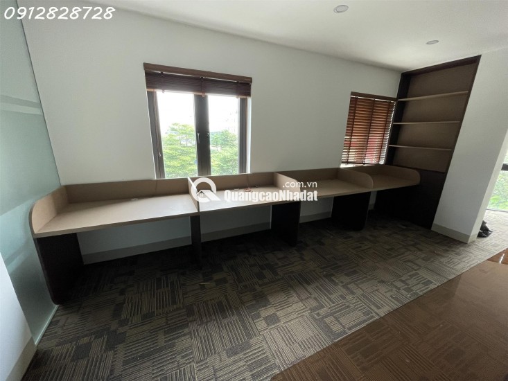 Cho thuê biệt thự ngõ 214 Nguyễn Xiển ,120m x 5 tầng 1 tum thông sàn , thang máy riêng có PCCC