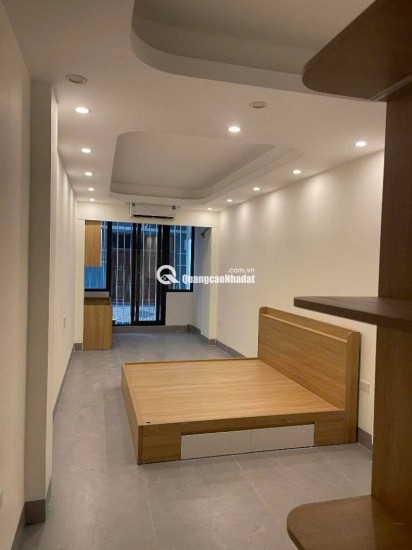 Nhà Lạc Long Quân, 6 tầng thang máy, diện tích 43m, mặt. tiền 3m thoáng đẹp.