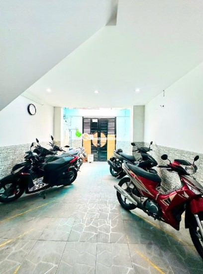 BÁN NHÀ Q10- HẺM XE TẢI THÀNH THÁI- NGANG 8M- CAO 5 TẦNG THU NHẬP 3.6 TỶ/5NĂM. Mr Vũ: 0933 910 039