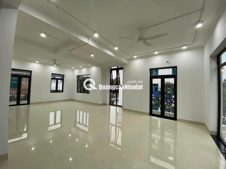 Bán nhà mặt phố Sa Đôi Đại Mỗ Nam Từ Liêm lô góc 3 mặt thoáng diện tích 210m2x 4 tầng MT 15m2 giá 63.9 tỷ