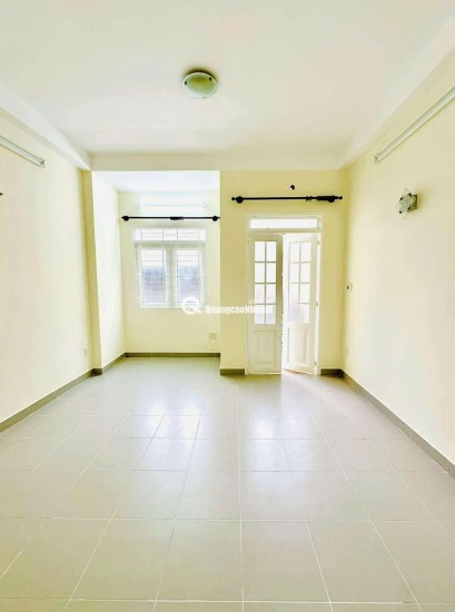 6 Tỷ nhỉnh: Nhà Quận 10 - ngay Bệnh Viện 115 - Xe hơi trong nhà 4 Tầng Ngang hơn 4m. VŨ 0933910039