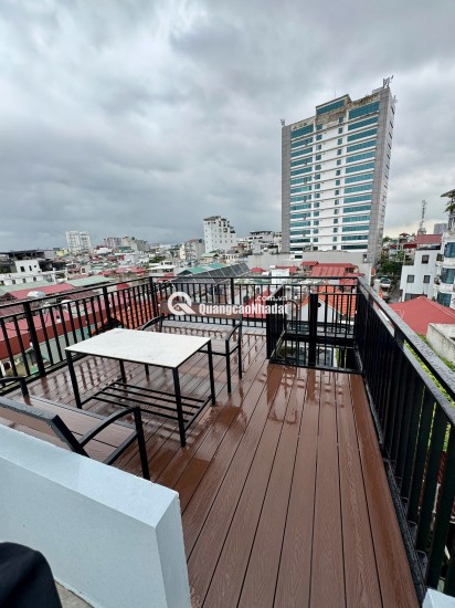 CÔNG VIÊN LÂM HẠ-NGUYỄN VĂN CỪ, Ô TÔ VÀO NHÀ, GẦN TRƯỜNG CHỢ,- 37M x 7TẦNG, THANG MÁY, FULL NỘI THẤT
