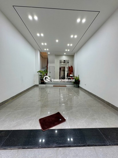 CÔNG VIÊN LÂM HẠ-NGUYỄN VĂN CỪ, Ô TÔ VÀO NHÀ, GẦN TRƯỜNG CHỢ,- 37M x 7TẦNG, THANG MÁY, FULL NỘI THẤT