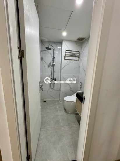 CÔNG VIÊN LÂM HẠ-NGUYỄN VĂN CỪ, Ô TÔ VÀO NHÀ, GẦN TRƯỜNG CHỢ,- 37M x 7TẦNG, THANG MÁY, FULL NỘI THẤT