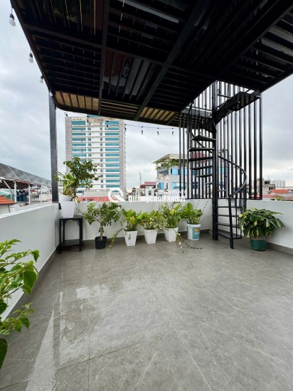 CÔNG VIÊN LÂM HẠ-NGUYỄN VĂN CỪ, Ô TÔ VÀO NHÀ, GẦN TRƯỜNG CHỢ,- 37M x 7TẦNG, THANG MÁY, FULL NỘI THẤT