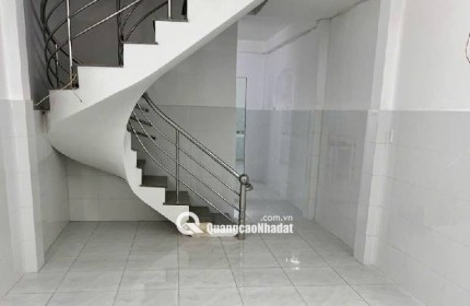 Gần Trần Xuân Soạn – Nguyễn Thị Thập – Huỳnh Tấn Phát