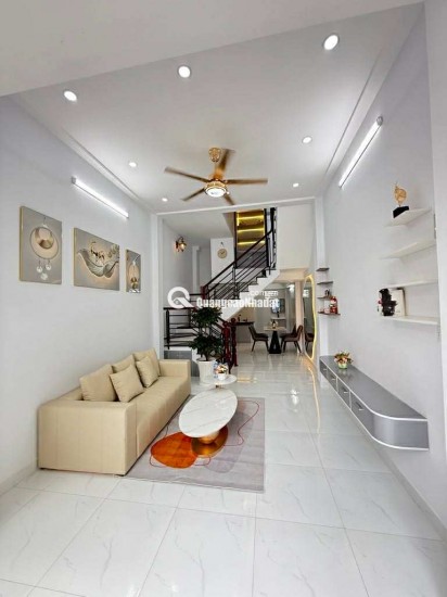 BÁN NHÀ Tân Bình, 42m2, 3 tầng, hẻm 6m, gần Trường Chinh, 4.x tỷ