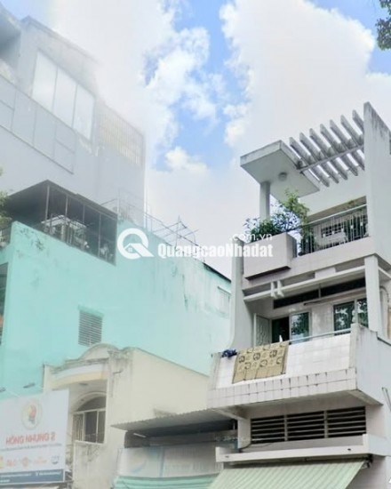 NHÀ HIẾM Q10 – CÁCH MT VÀI BƯỚC CHÂN – DT 33M² – CHỈ 3.X TỶ – Lê hồng phong Q10