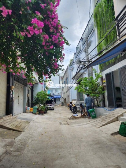 NHÀ ĐẸP DIỆN TÍCH TO - HẺM XE HƠI