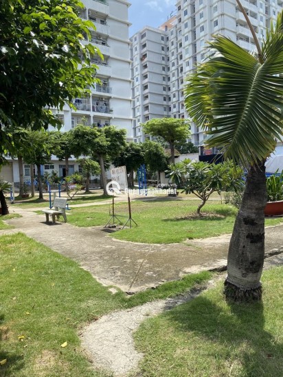 Cần bán gấp căn hộ được chính chủ ở kỹ, có sổ hồng: 68m2, 2PN, 2 ban công
