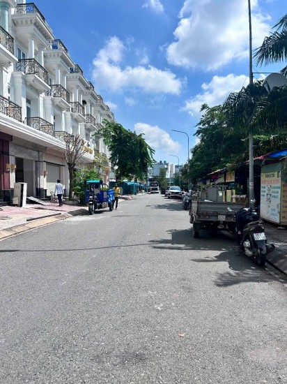 Săn ngay lô đất vàng – giá rẻ nhất khu vực