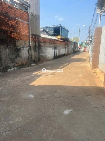 Cần bán Căn Nhà Hẻm 81 Y Wang ngay Bách Hóa Xanh
( NGÃ BA Y WANG - MAI THỊ LỰU )
cách ĐH Tây Nguyên chỉ 300- P. Eatam cũ Giá 2ty750