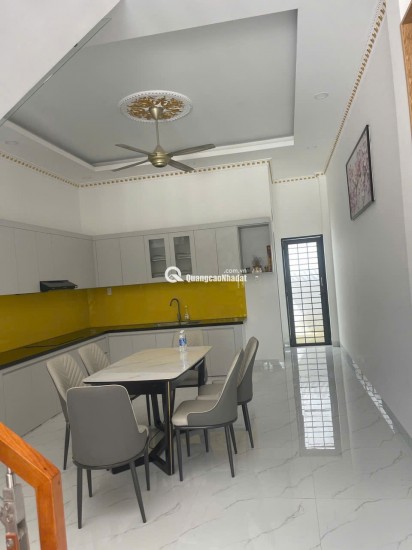 CẦN TIỀN ĐẦU TƯ BÁN NHANH  NHÀ MẶT TIỀN MỚI XÂY DT : 73,6M2 PHƯỜNG THẠNH PHƯỚC - THỊ XÃ TÂN UYÊN