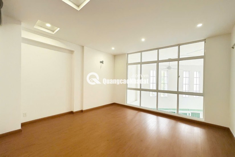 35 Triệu: thuê nguyên căn Quận 1 TRẦN KHÁNH DƯ- xe hơi trong nhà- 5m Ngang 5 tầng nhiều cửa sổ lớn
