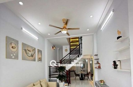 BÁN NHÀ Tân Bình, 42m2, 3 tầng, hẻm 6m, gần Trường Chinh, 4.x tỷ