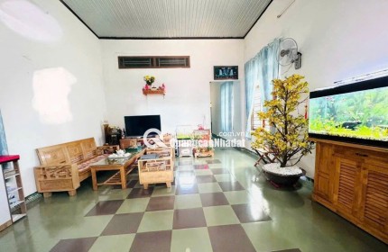 Cần bán Căn Nhà Hẻm 81 Y Wang ngay Bách Hóa Xanh
( NGÃ BA Y WANG - MAI THỊ LỰU )
cách ĐH Tây Nguyên chỉ 300- P. Eatam cũ Giá 2ty750