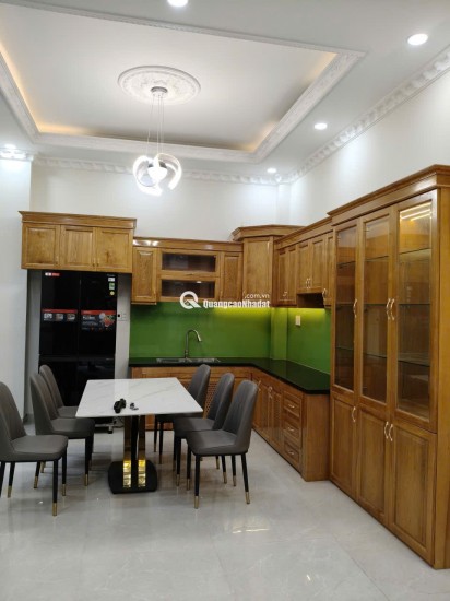 Nhà 1 trệt 2 lầu 12x8,5 Xây dựng 8x8,5 BTCT 4PN 4WC, có Gara Ô tô riêng