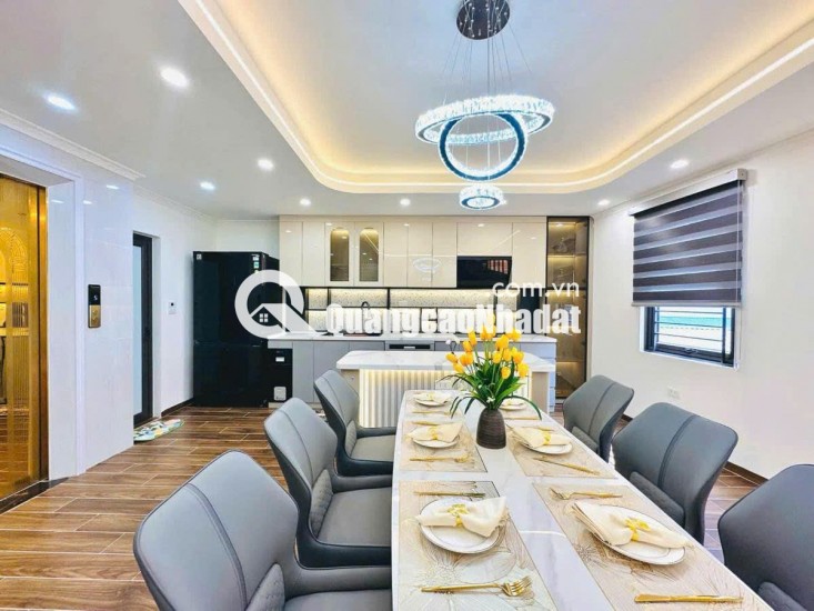 Siêu Phẩm Hiếm! Bán Nhà Đẹp, Thang Máy Quận Đống Đa - 141 Phố Thịnh Quang - S 40m2 - Giá Chào 14.8 Tỷ