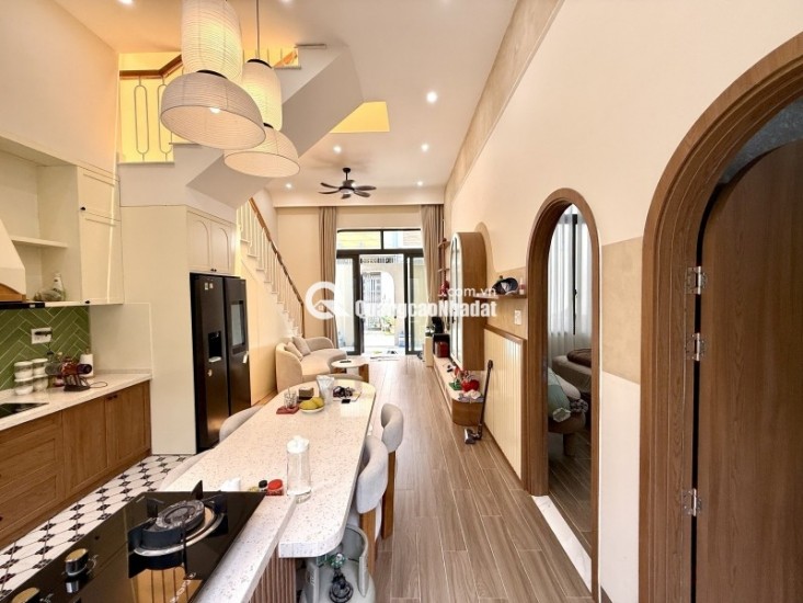 Chỉ 8 Tỷ, Nhà đẹp Tam Phú, 93m2 Ngang 7m - 3PN - Xe Tải đỗ cửa.