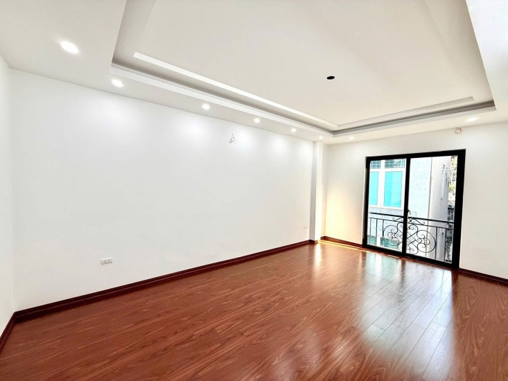 Bán nhà Trần Đại Nghĩa 5 tầng Thang máy, ô tô đỗ cửa, ngõ thông kinh doanh văn phòng