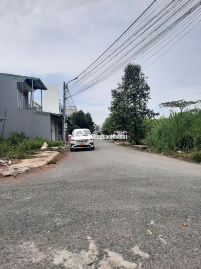 HOTNHÀ BÌNH CHÁNH 1 TRỆT 1 LẦU- SHR- GIÁ 1TỶ199