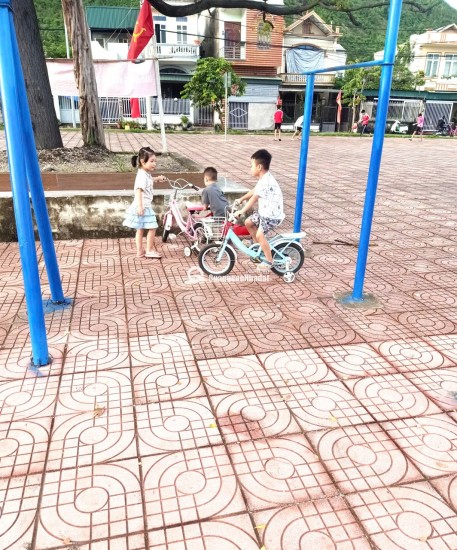 Bán gấp nhà 2 tầng kiên cố – ô tô đỗ cửa