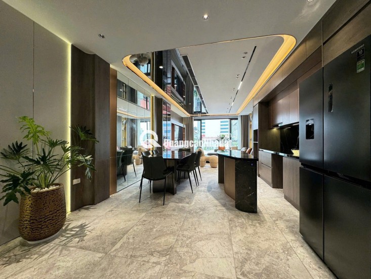 PHỐ NGUYỄN VĂN CỪ – PHÂN LÔ Ô TÔ TRÁNH - NGÕ THÔNG CÁC NGẢ, 60M x 7 TẦNG THANG MÁY FULL NỘI THẤT